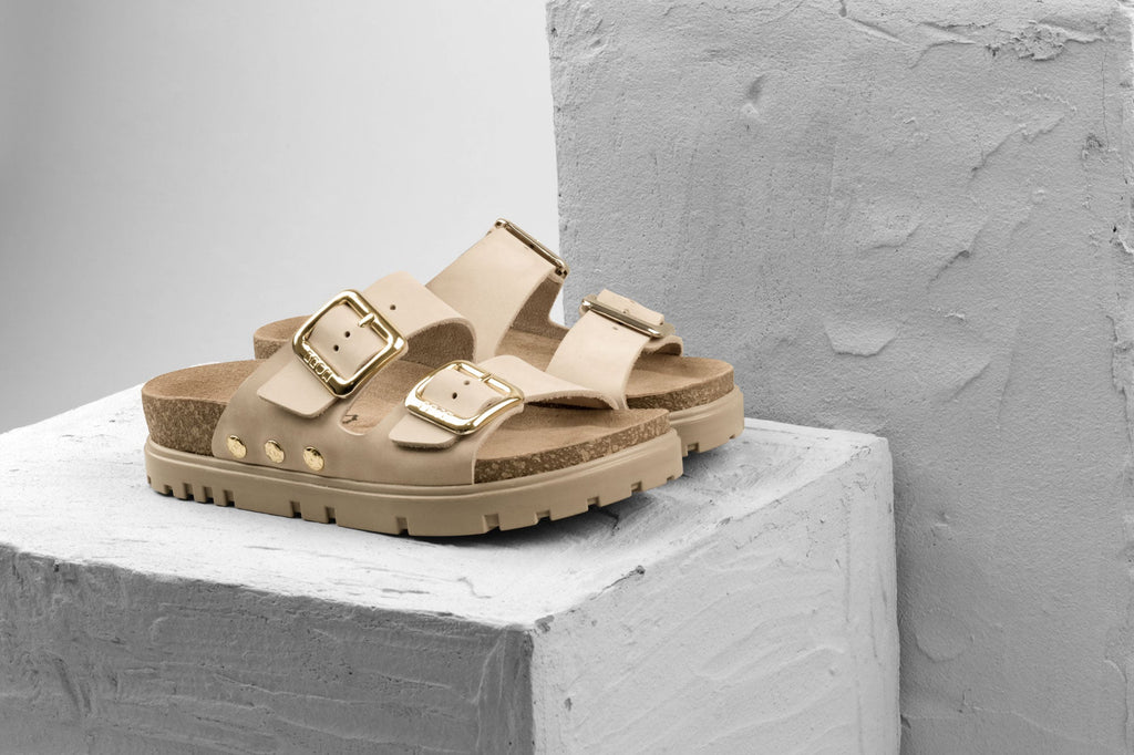 Portofino II Slide by LEON